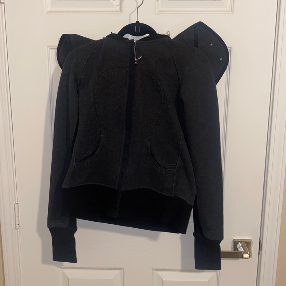 LuLuLemon Hiver 2013 jacket with removable hood